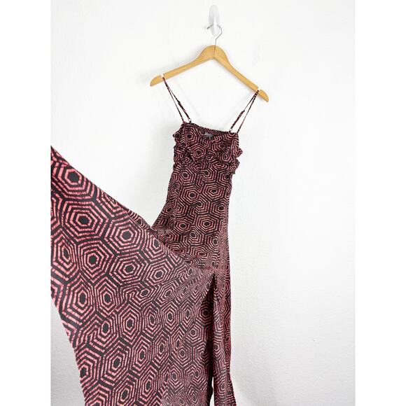 Urban Outfitters Veronica Midi Dress Size XS Ruched Geometric Smocked Back - Picture 9 of 13